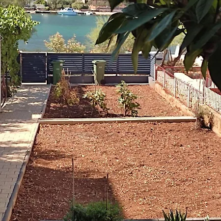 Apartamento Neve Beachfront