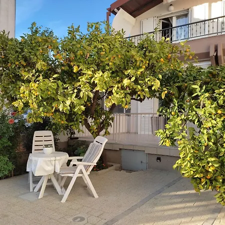 Neve Beachfront *
